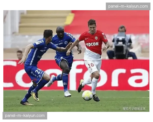 莱比锡红牛5-0霍芬海姆，主场大胜