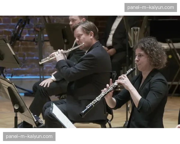 欧冠决赛主题曲由伦敦交响乐团在赛前现场演奏